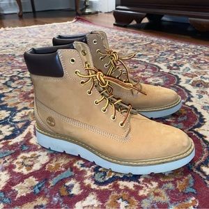 Women’s Timberlands 7.5